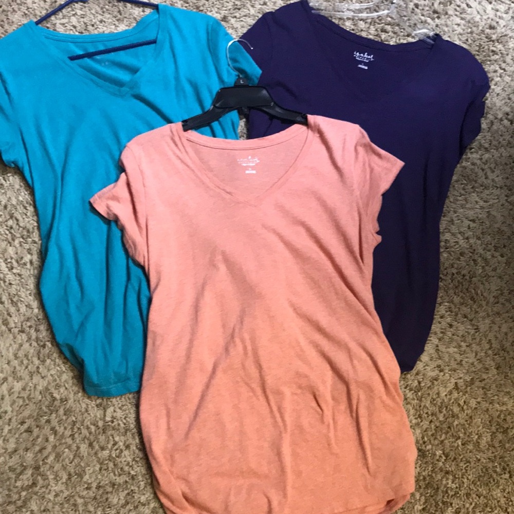 Maternity shirt bundle. 3 shirts worn a few times